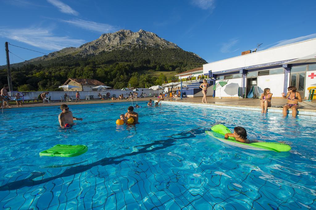 Uxarte -Alojamiento, Restaurante Y Piscinas 2*