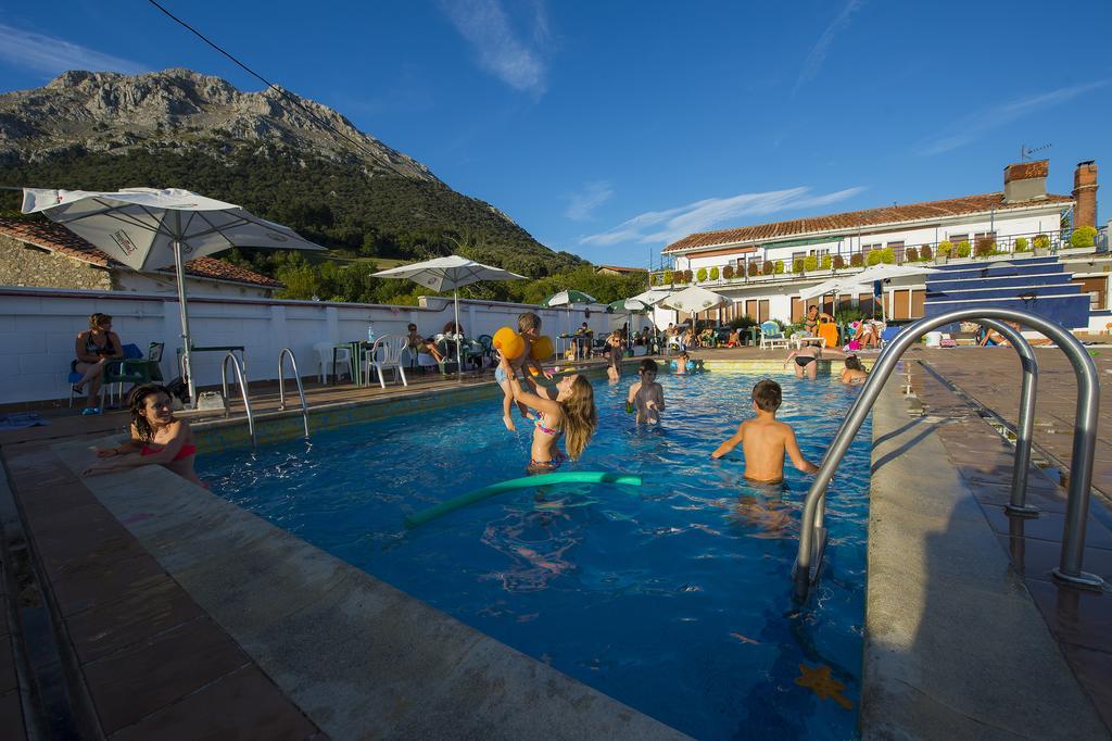 Uxarte -Alojamiento, Restaurante Y Piscinas Pensión Arrasate/Mondragon
