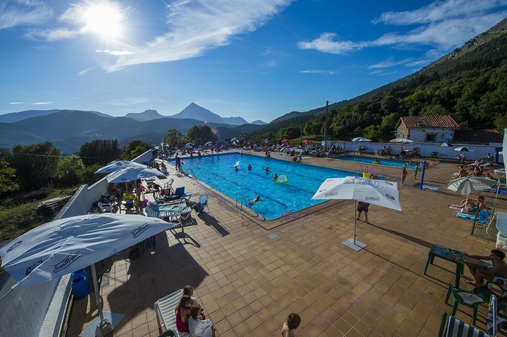 Pensión Uxarte -Alojamiento, Restaurante Y Piscinas